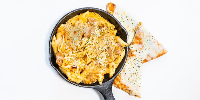 Baked Mac and Cheese Tray