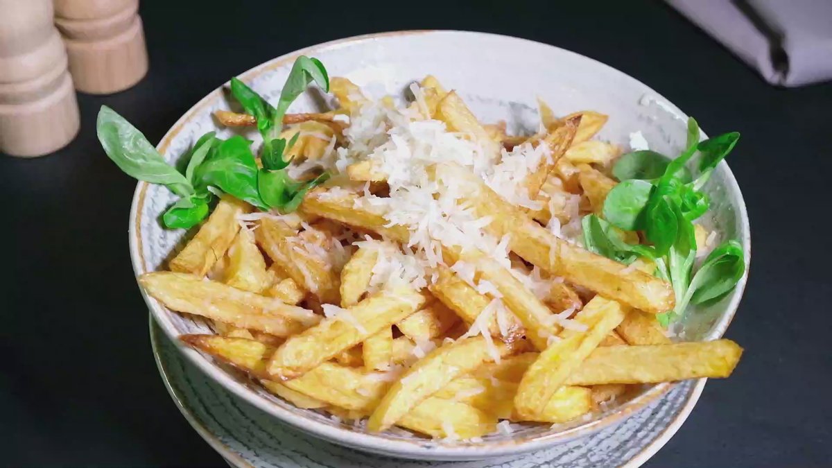 Cartofi prăjiți cu aromă de trufe și parmezan