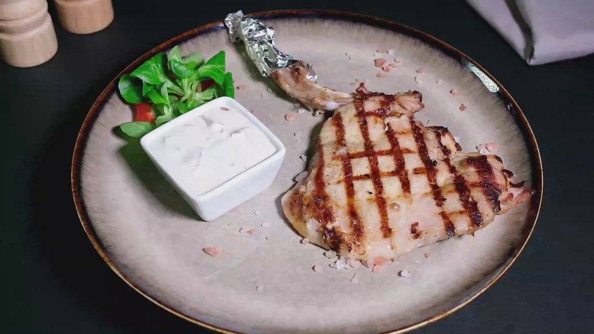 Cotlet de porc frăgezit la grătar