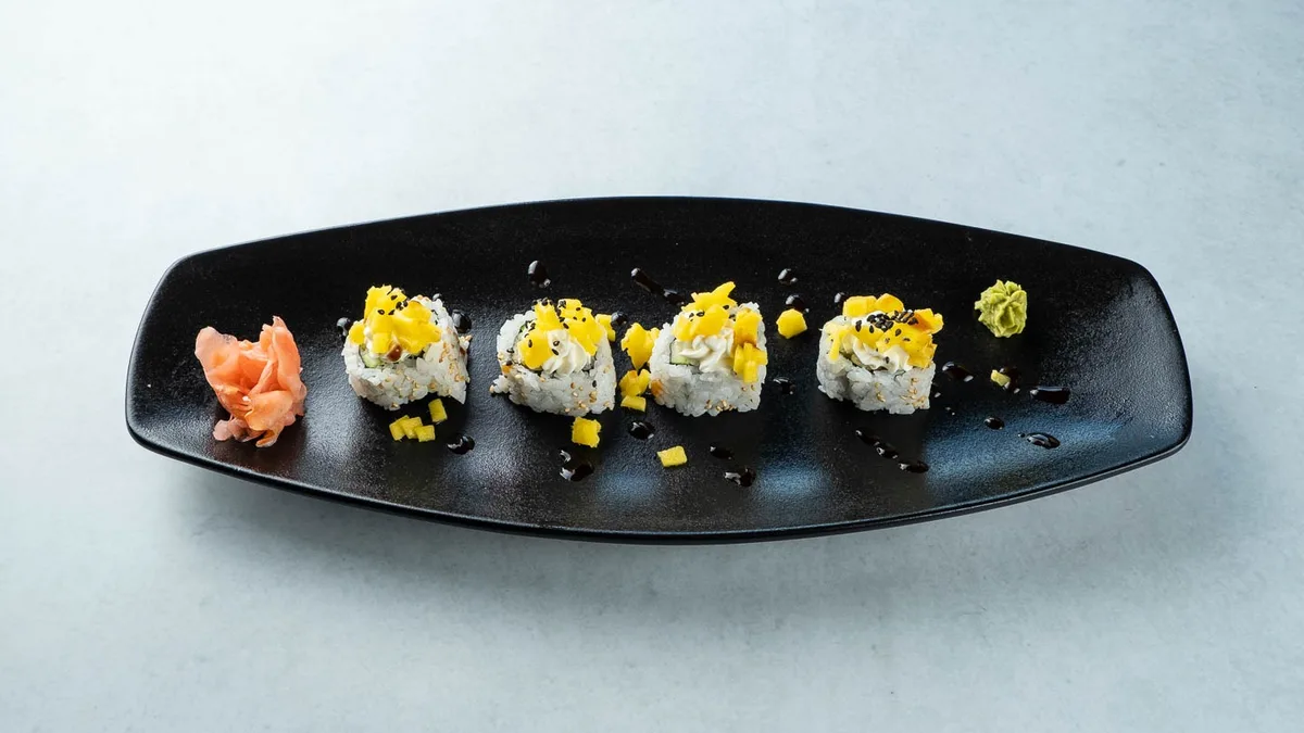 Tropical roll
