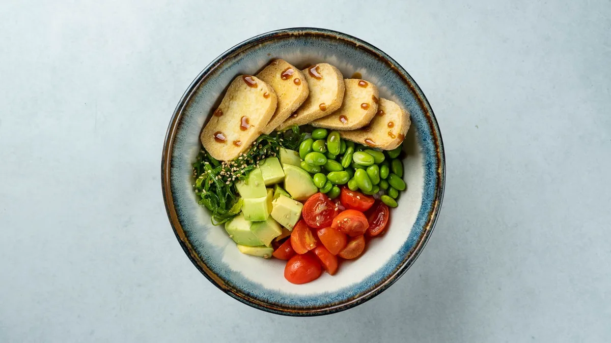 Vegeterian poke bowl