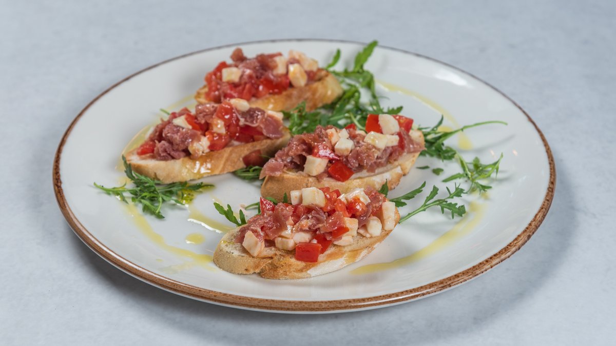 Bruschette mozzarella prosciutto