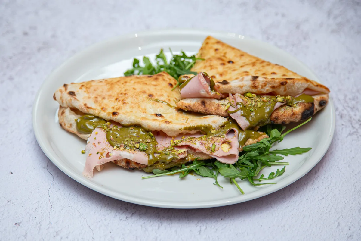 Pannino Mortadela con pistachi