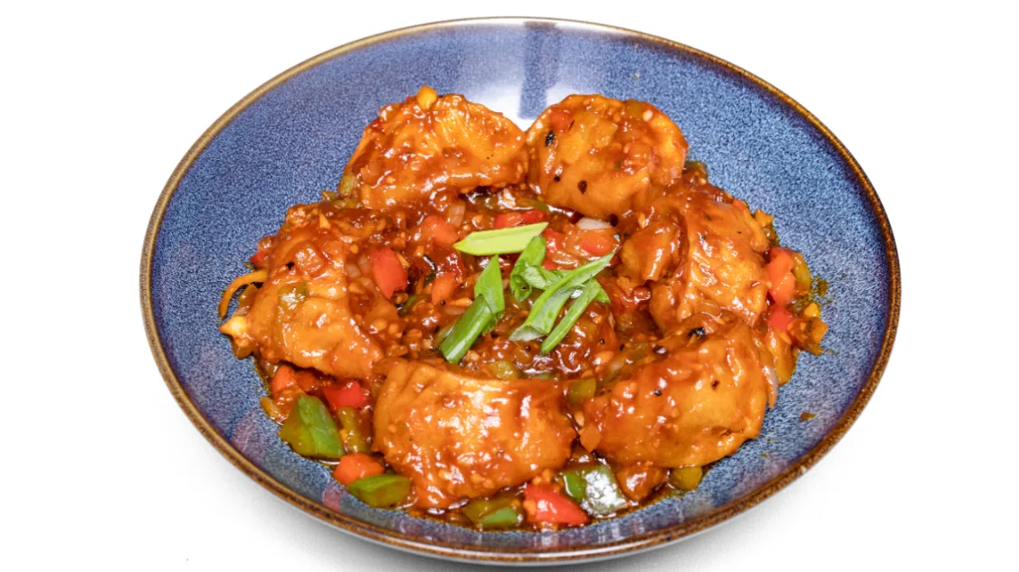 Chilli Momo (C Momo) nepalskie pierożki w sosie