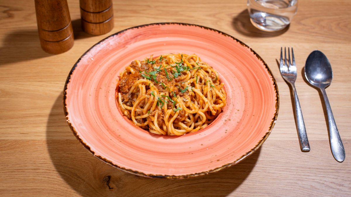 PENNE BOLOGNESE