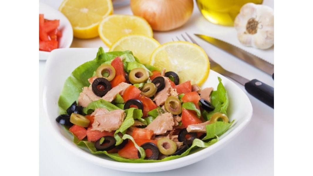 Salată Curtea Veche cu creveți