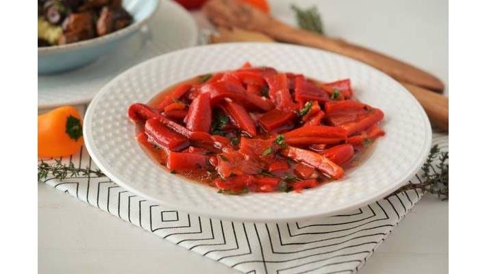 Salată de ardei copți în casă