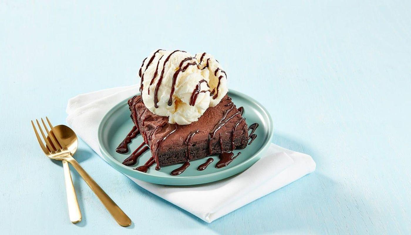 Double Chocolate Brownie w/ Ice Cream