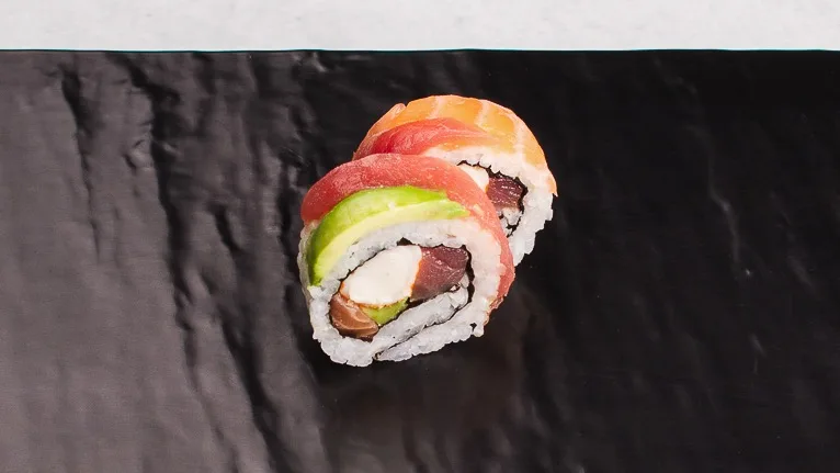Rainbow sushi (10 kos)