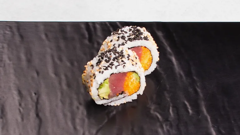 Tuna Sushi (10 kos)