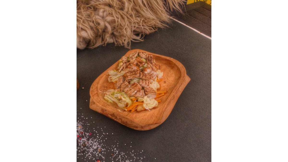 Cartofi wedges încoronați cu crispy strips ( 300g aprox)