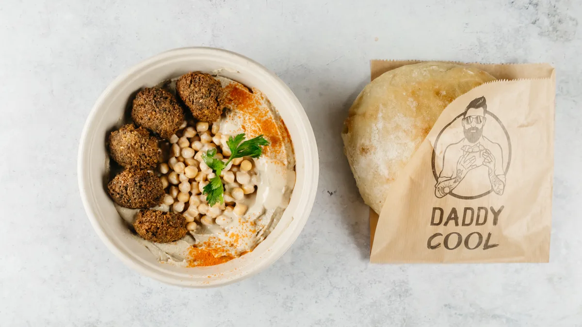 Hummus s hrskavim falafelom
