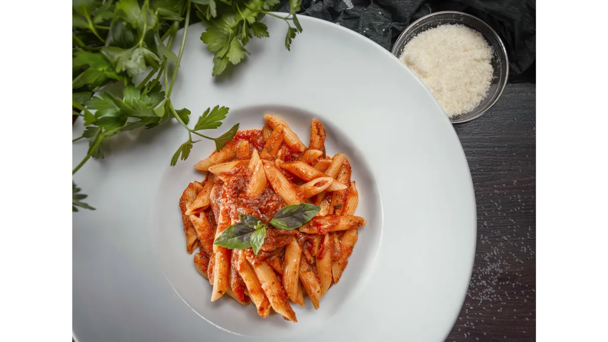 Penne al pomodoro cu pui