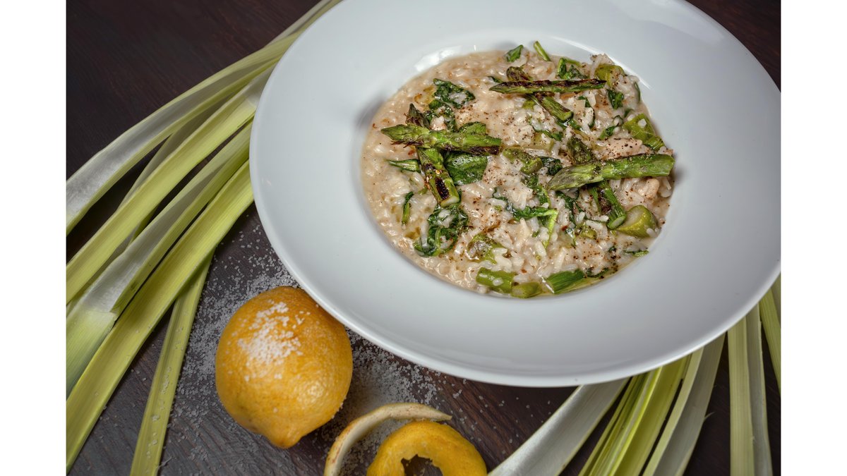 Risotto cu sparanghel și piept de pui