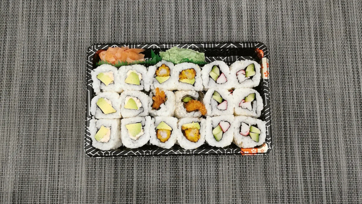 104# Avokádó rák surimi vajkrém 18db