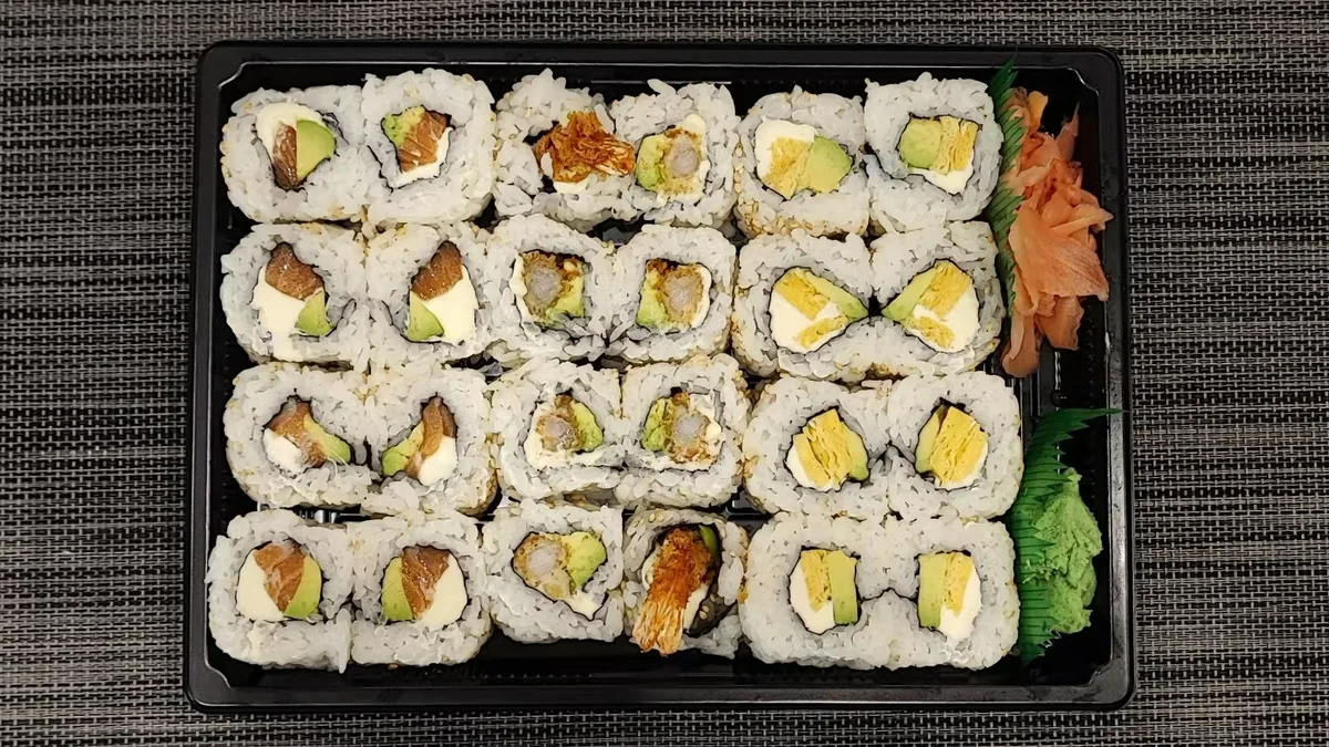 .By9#Lazac,avokádó, garnélarák tempura, omlett tojás, vajkrém 24db