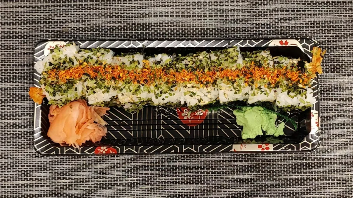 Chilli keverek  tempura garnélarák avokádó alga por japan majonéz #E180