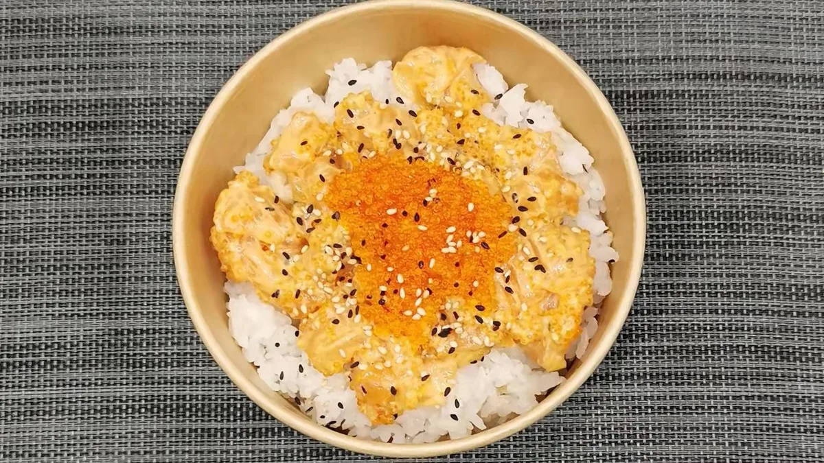 P16# spicy majonéz lazac kaviár rizs