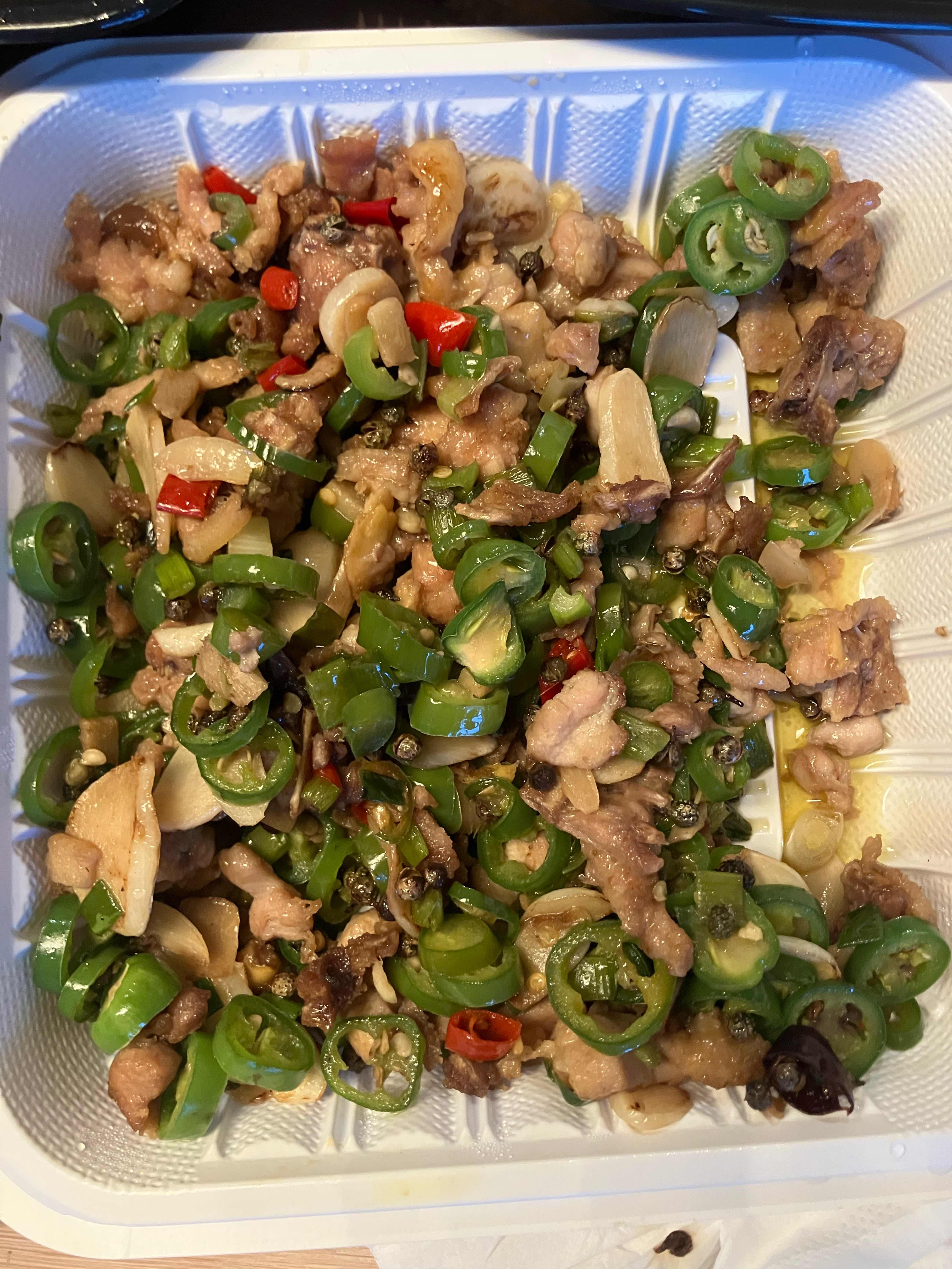 Stir-Fried Chicken With Fresh Peppers 鲜椒爆炒鸡
