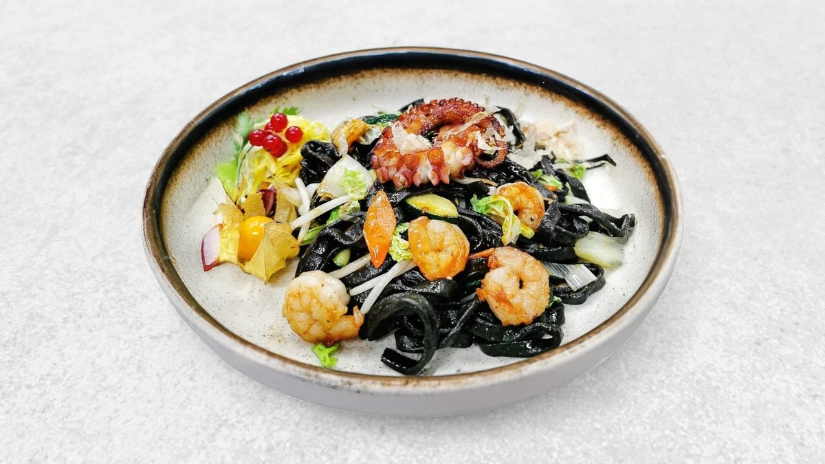 Black Noodle with Octopus