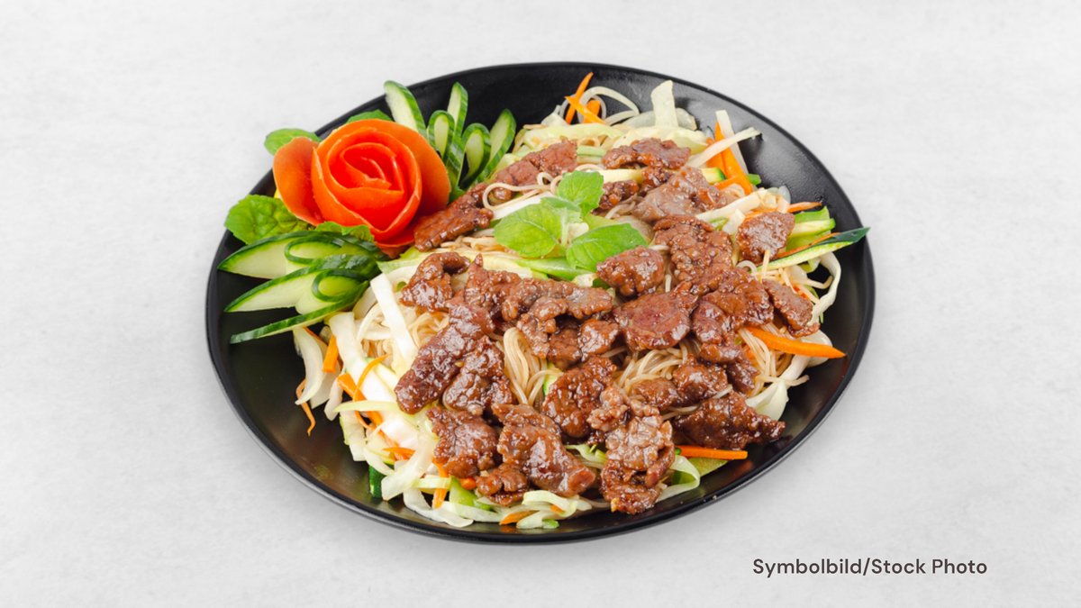 Fried Rice Noodles with Beef