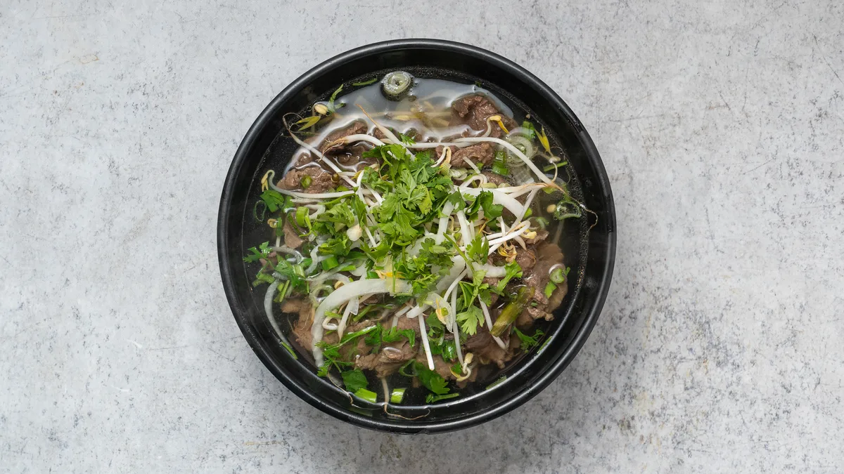 2.Fokhagymás marha pho leves (kicsi) / PHO BO TÁI BÉ