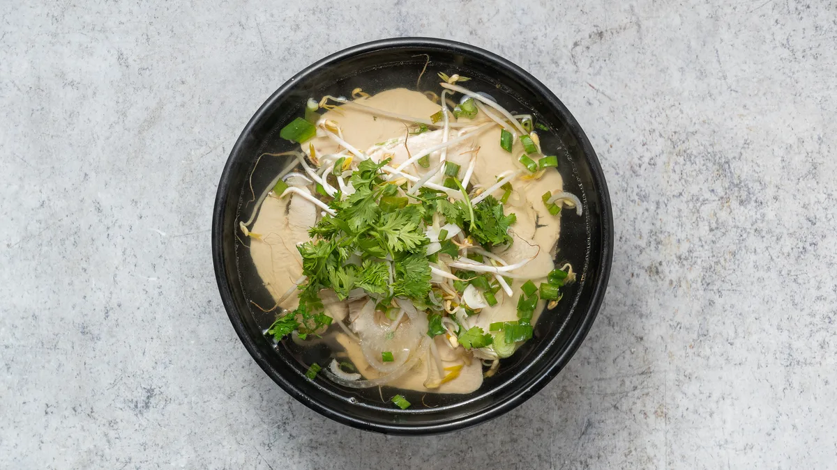 4. Csirke pho leves (kicsi) / PHO GA BÉ