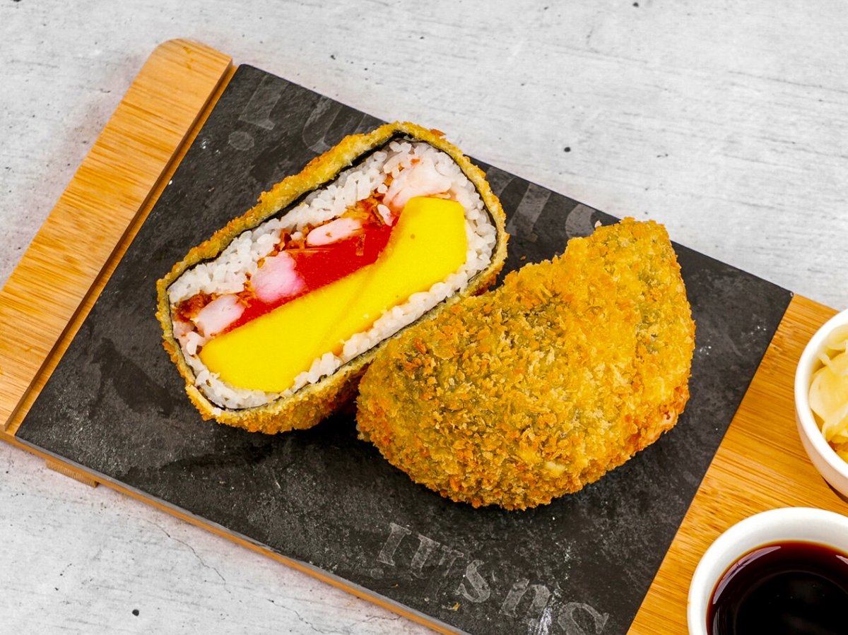 Sushi-burger z krewetkami i mango
