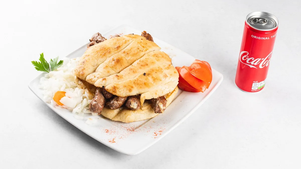Špikani čevapčiči Valter (300 g) in pijača