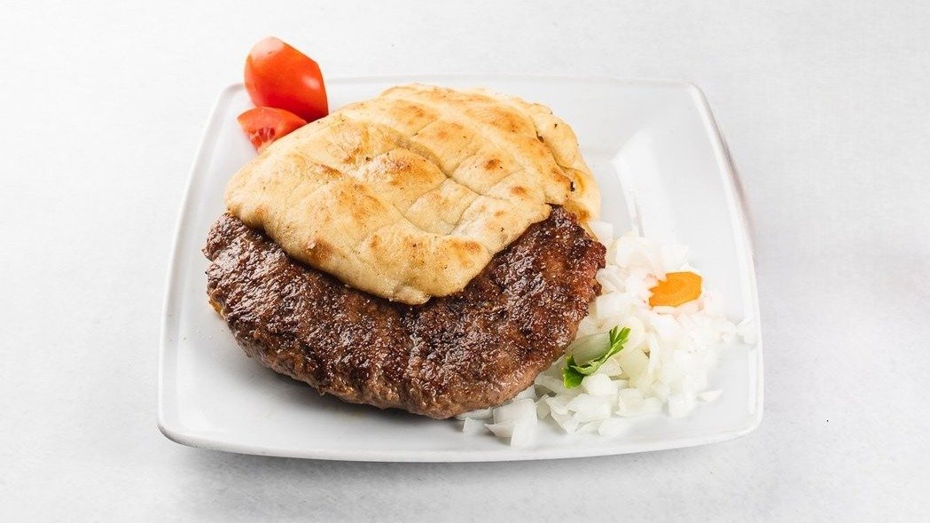 Pleskavica v lepinji (280 g)