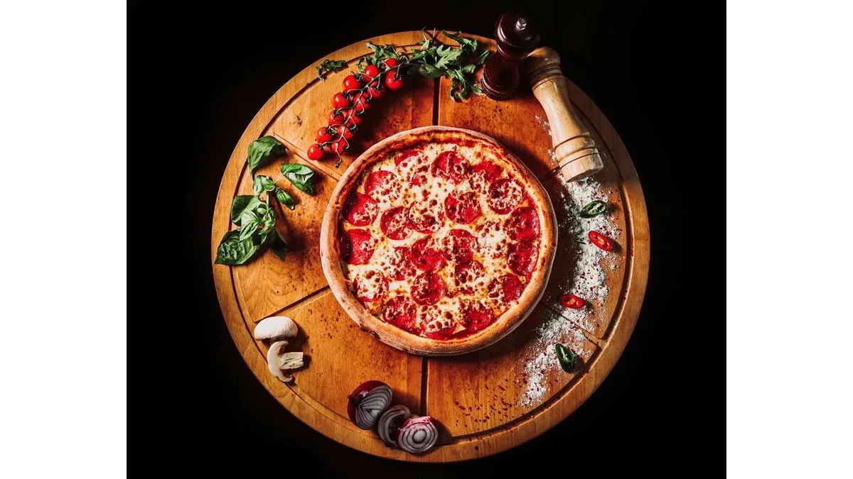 Pizza Salami 40cm + Coca-Cola
