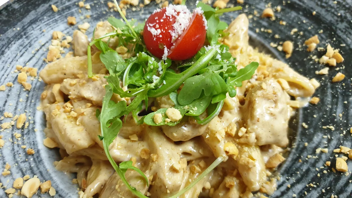 Pene sa kikirikijem