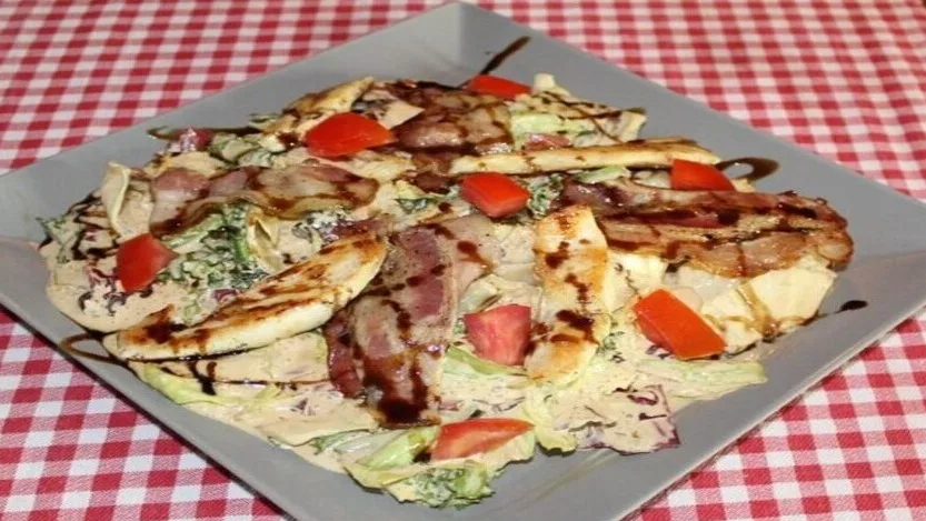 Meni Fresh and Light – Paradajz Supa, Cezar Salata i Voda