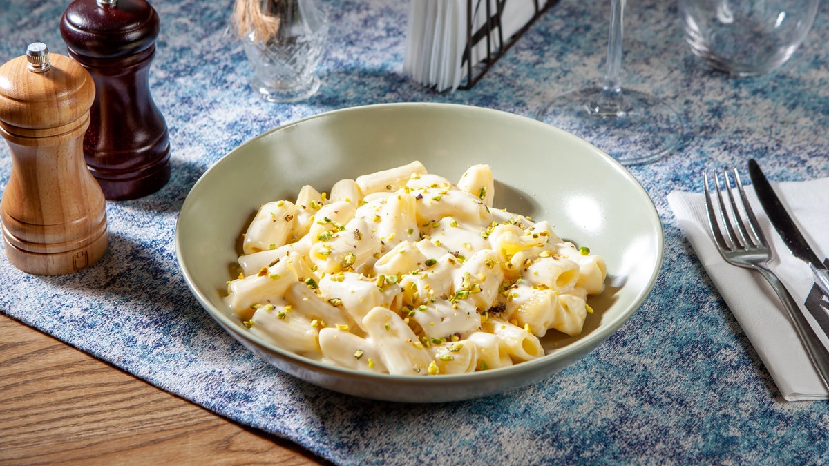 Rigatoni quatro formaggi cu fistic