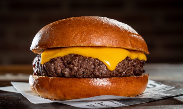 Chesse Burger con Té Frío