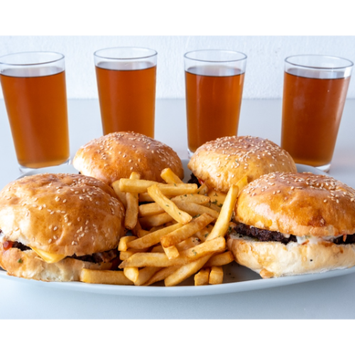 Combo3: 4Cheeseburguer,1papa Grande,4 Te