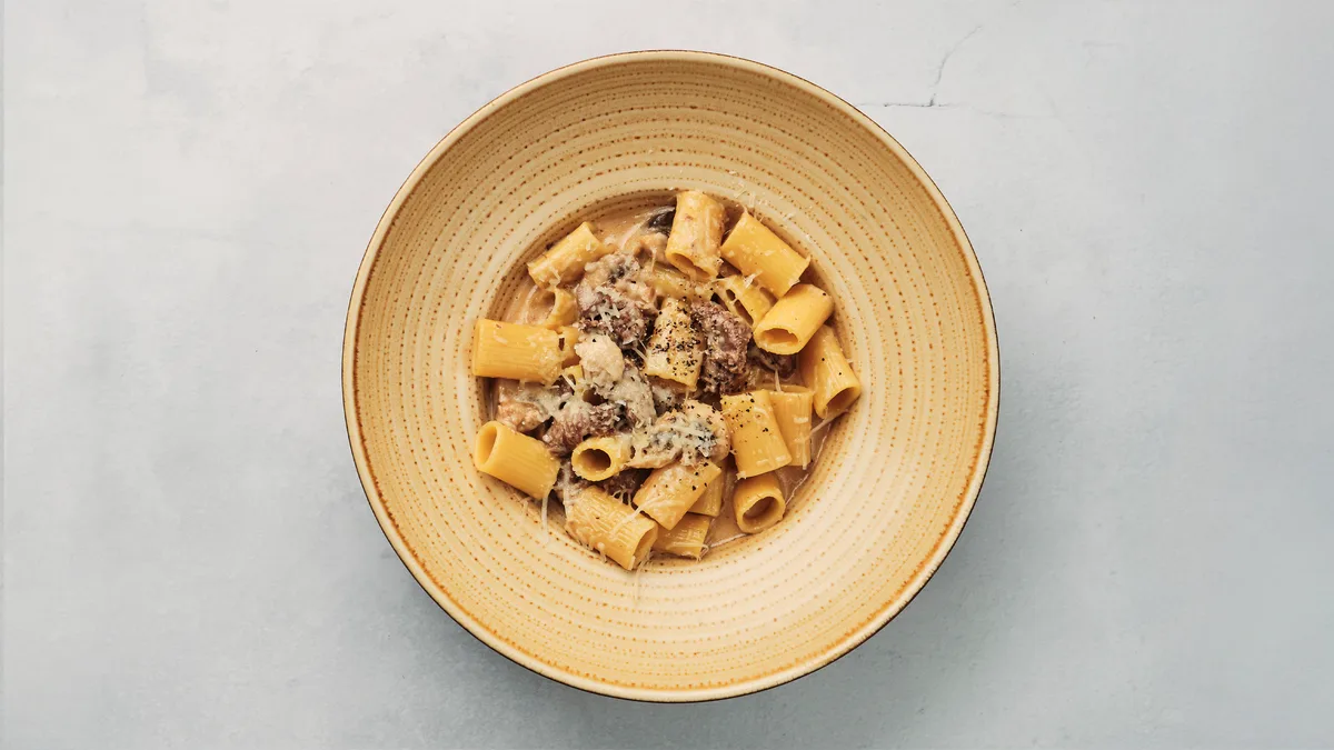 Rigatoni Con Carne