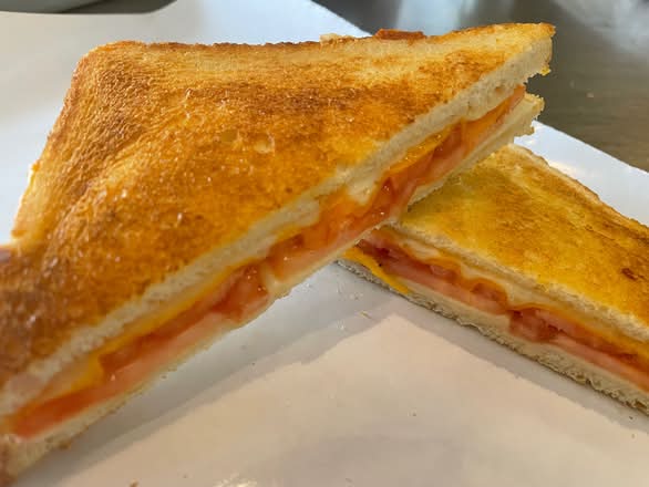 Grilled Cheese and Tomato Sandwich