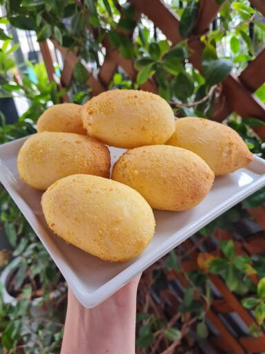 Pão de Queijo com Frango