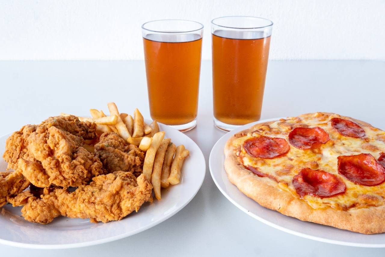 Combo 3:Combo de Nuggets+pizza+te Frio