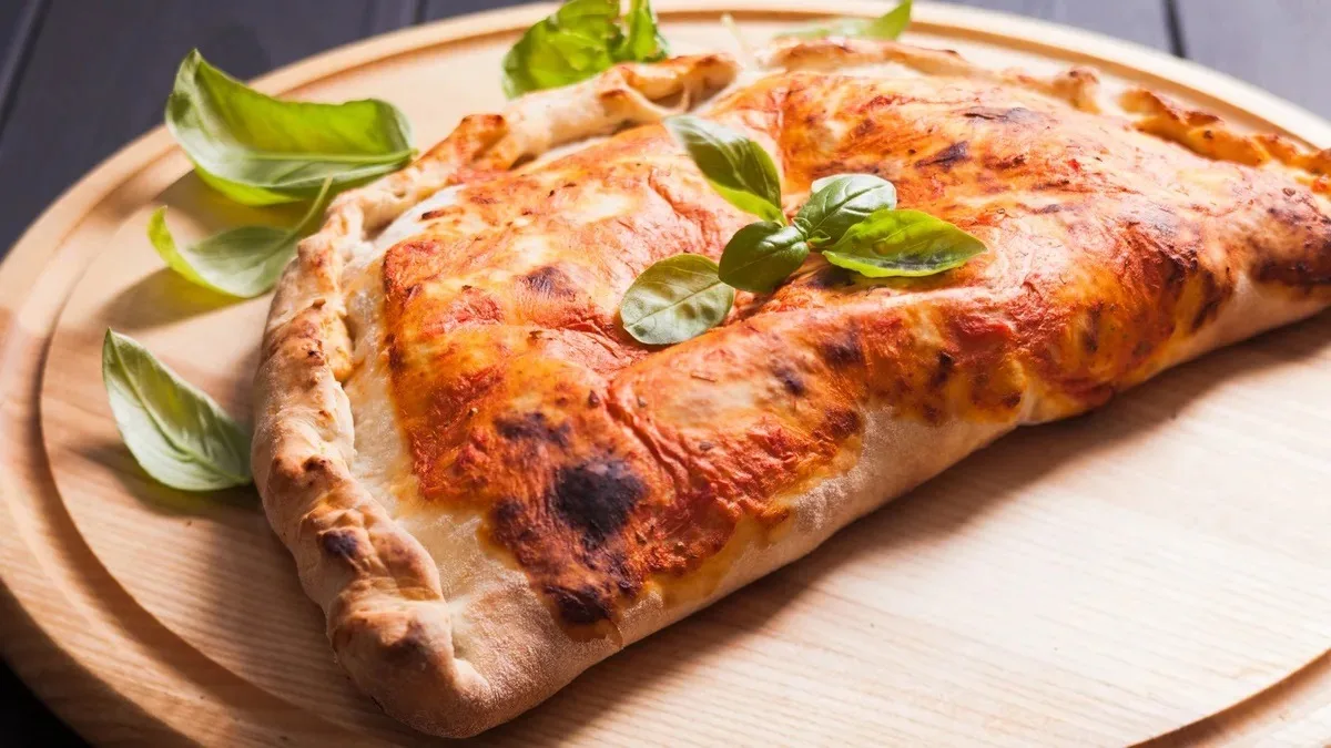 CALZONE TRADITIONAL
