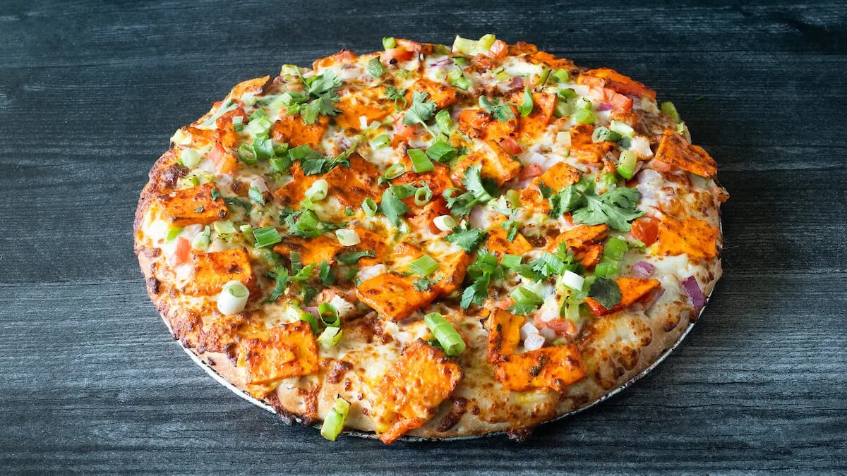 CHILLI PANEER PIZZA