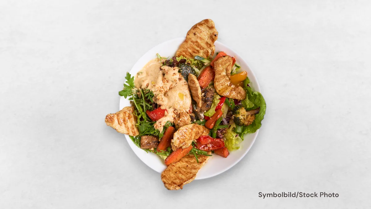 Hühnerstreifen Salat
