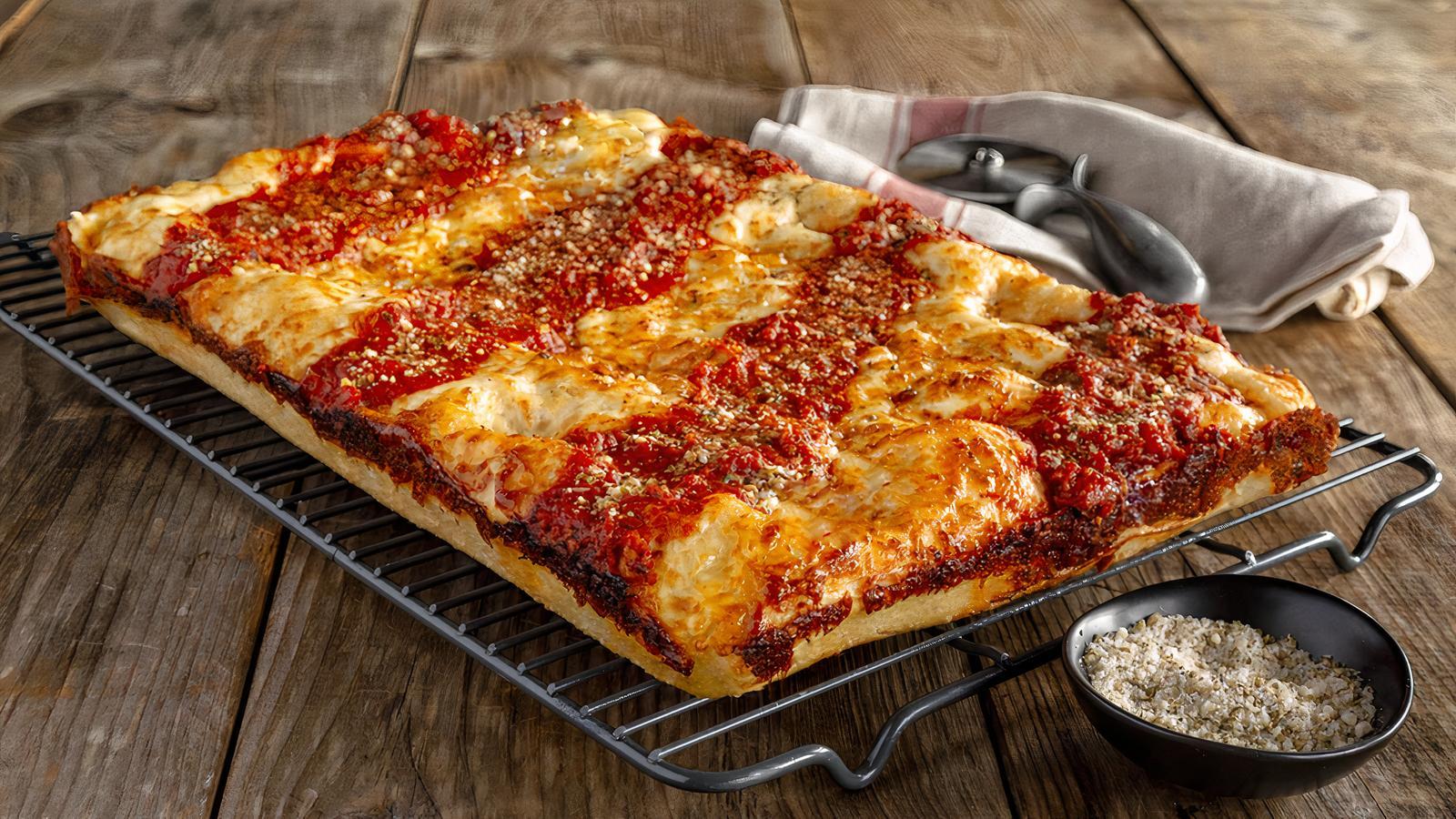 Detroit Cheese Special (Regular)
