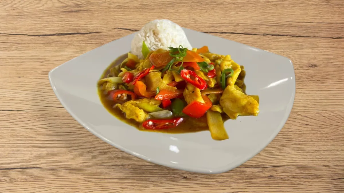 28. Curry Hähnchen