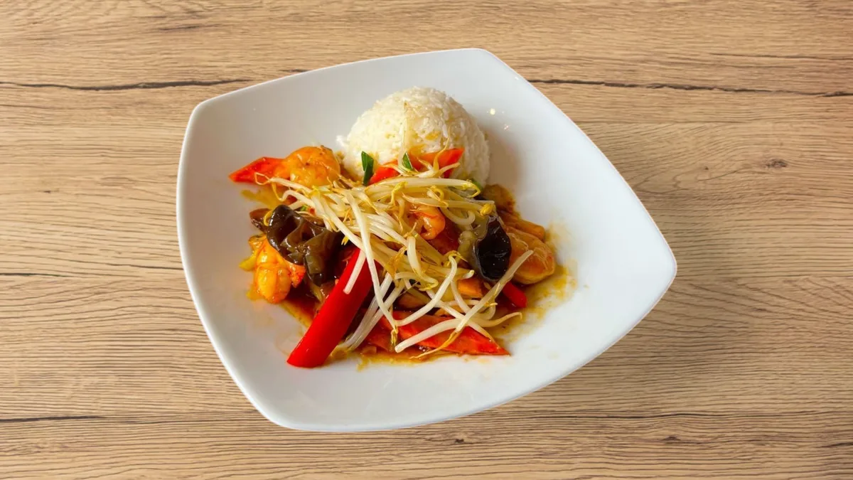F5. Hummerkrabben mit Chop-Suey