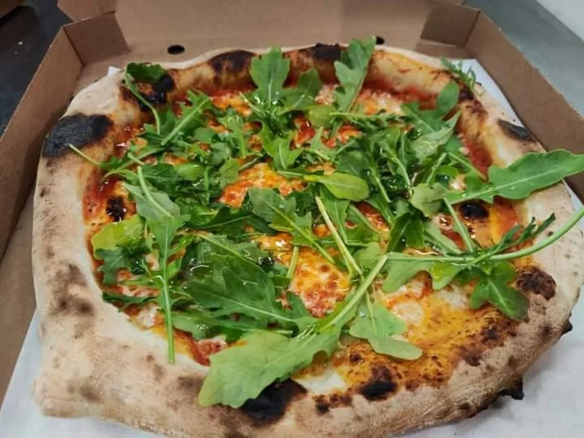 Ruccola vegansk pizza