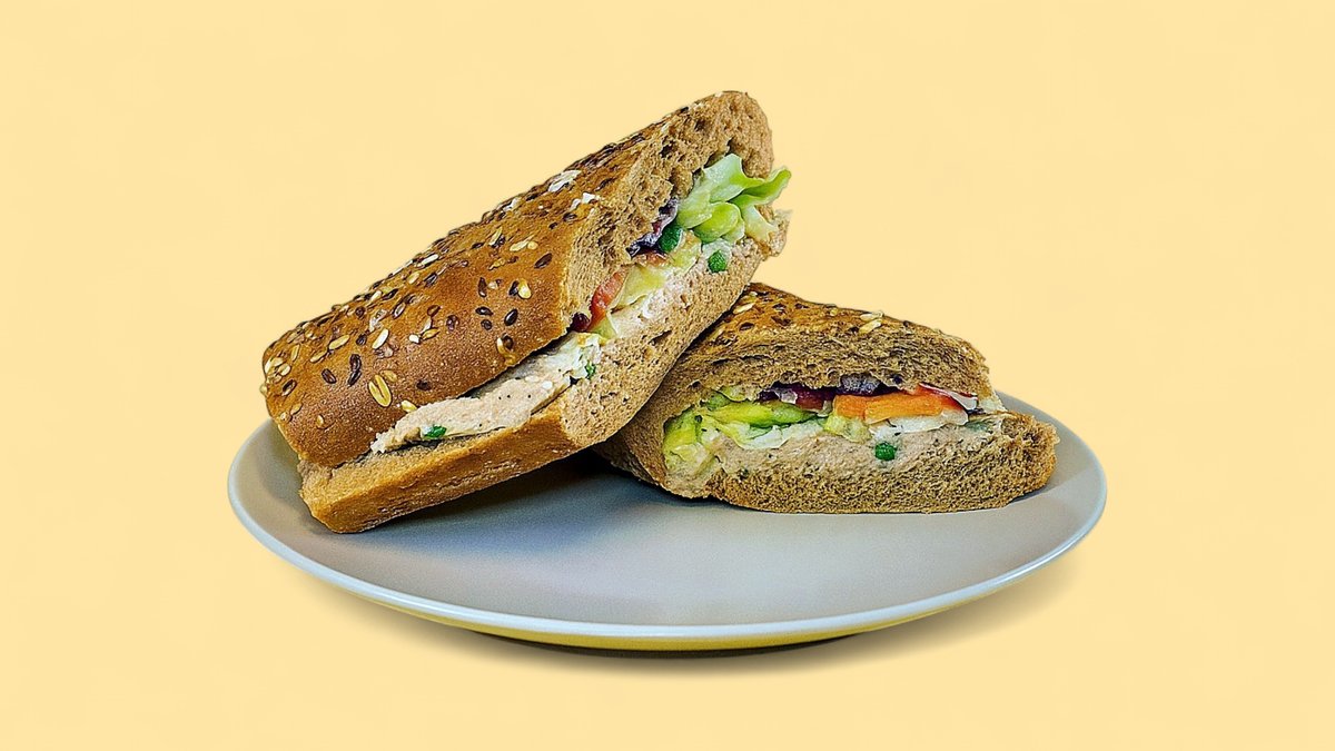 Deluxe tunsalatsandwich