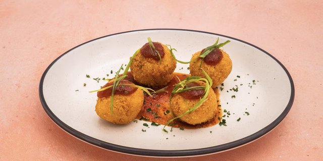 Fried Smoked Gouda Grits Balls Tray