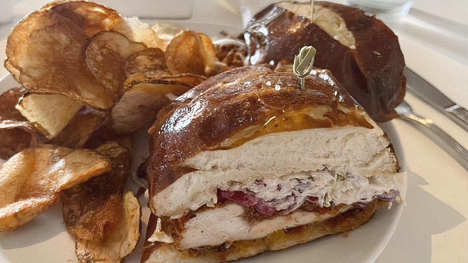 Houston Hot Chicken Sandwich Tray